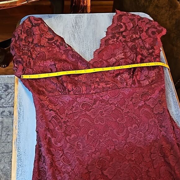 NWT Marina Burgundy lace maxi dress size 8 - Picture 11 of 15